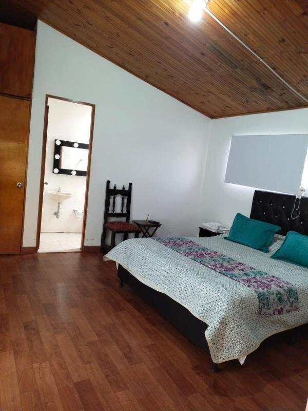 Hostal Spa Casa De Piedra Con Jacuzzi Santa Rosa de Cabal Exterior foto